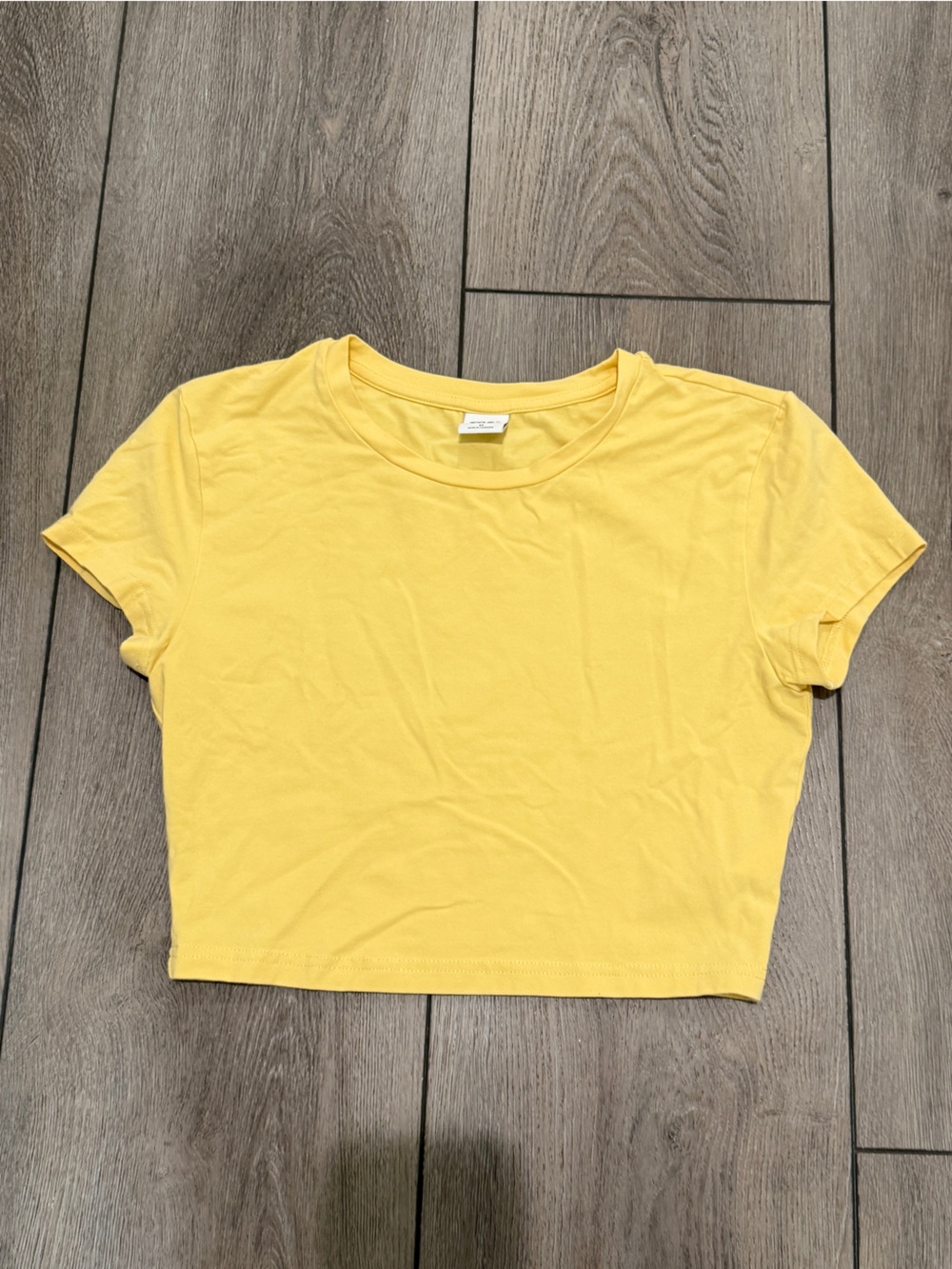 Women’s Yellow Crop Tee Aritzia
